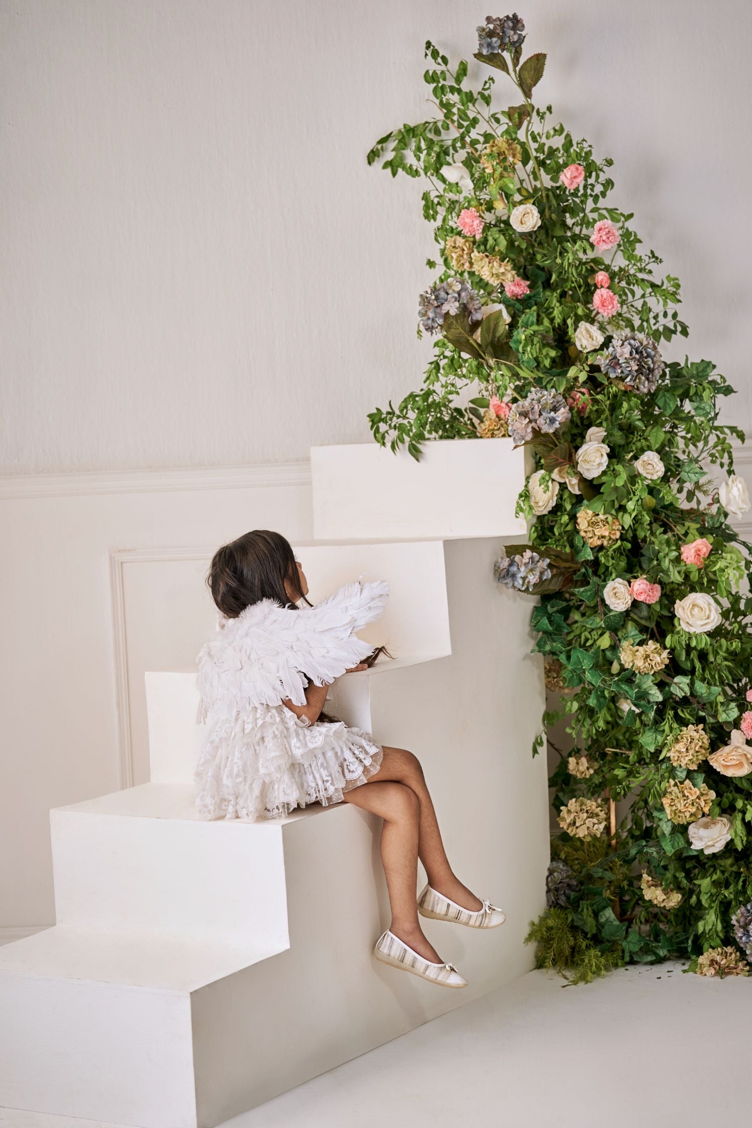 The Velvet Bow Alaia Dress (White)