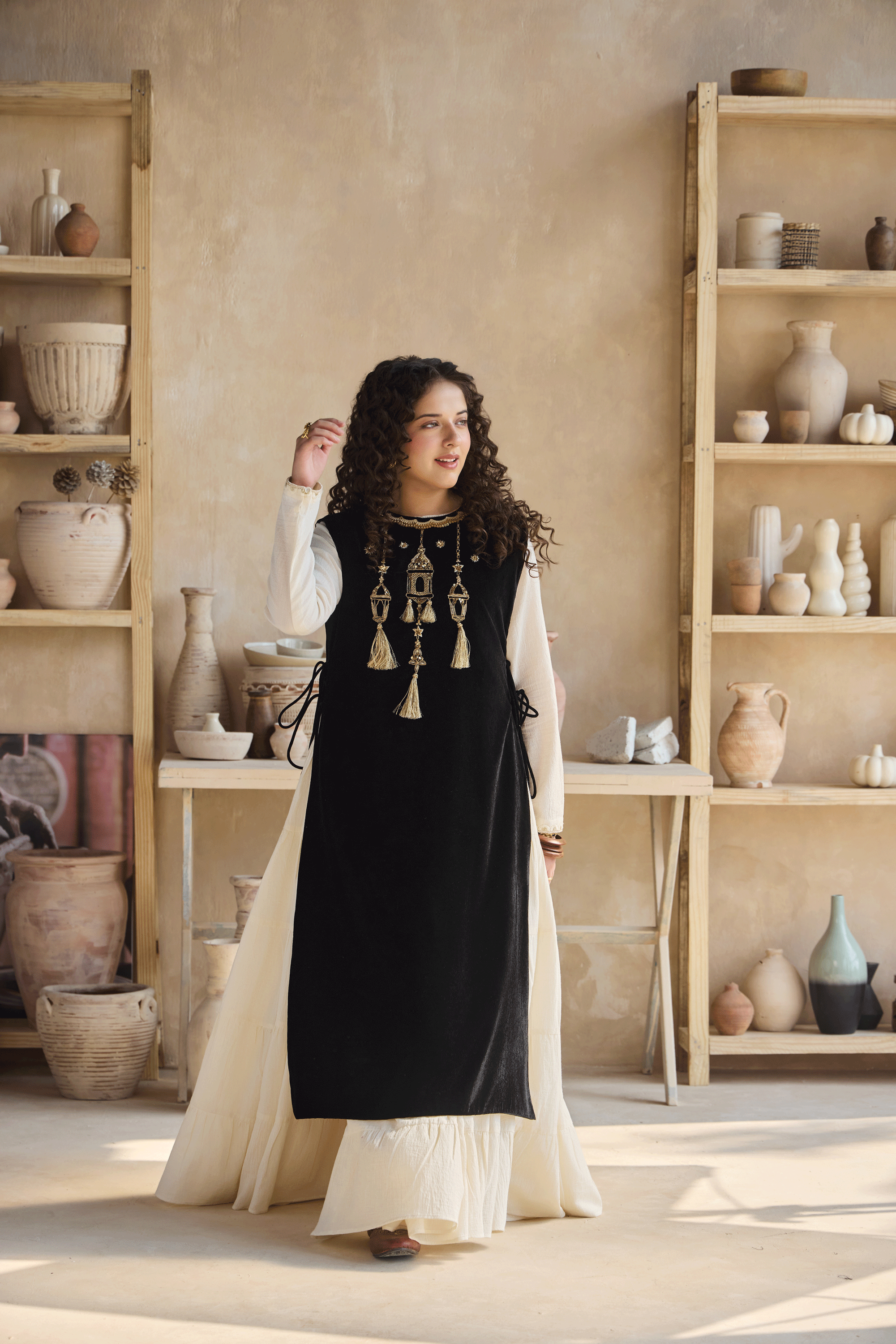 Zeya Cape with Cia Full Sleeves Jalabiya (Set of 2)