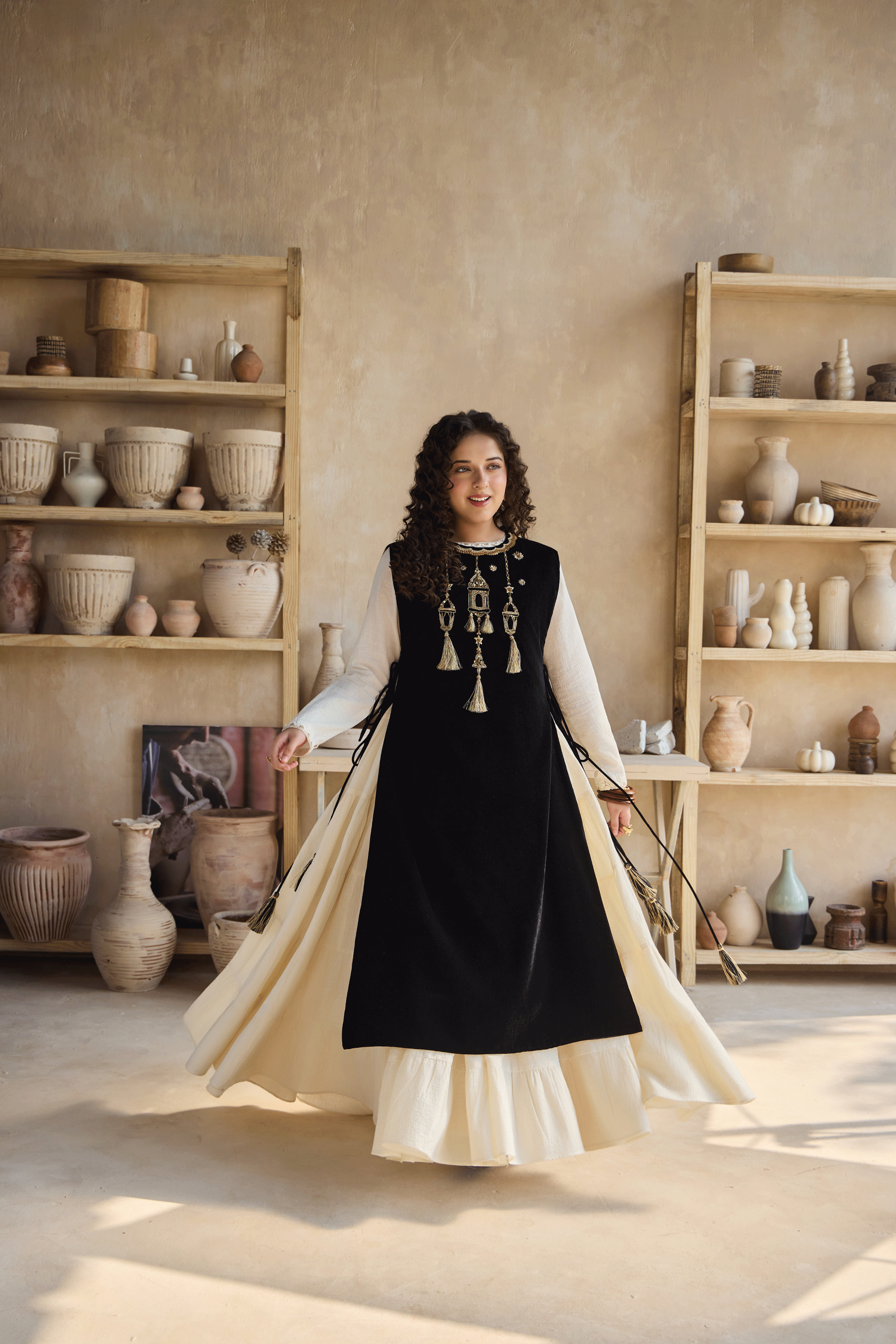 Zeya Cape with Cia Full Sleeves Jalabiya (Set of 2)