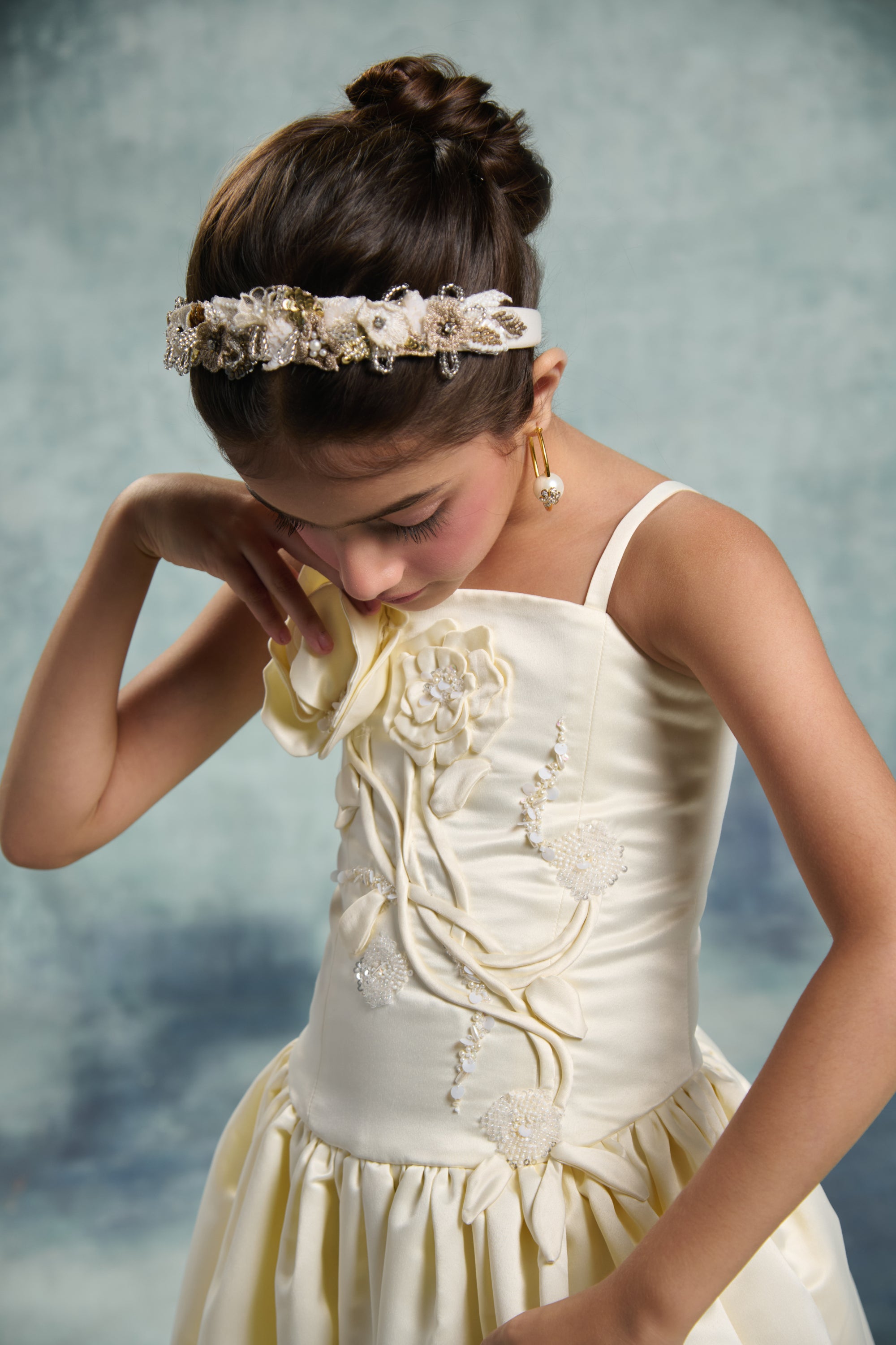 The Alaia Hairband (Off White & Gold)