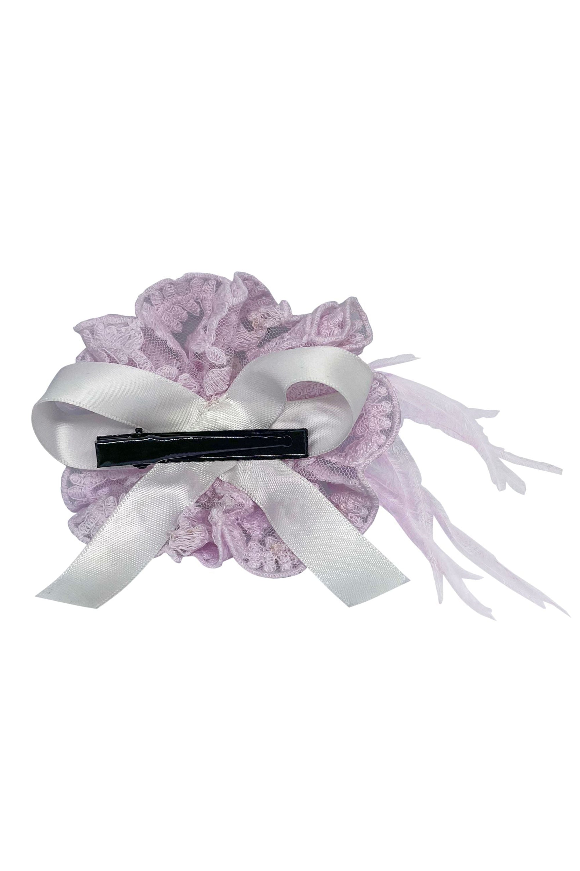 The Lacy Flower Clip