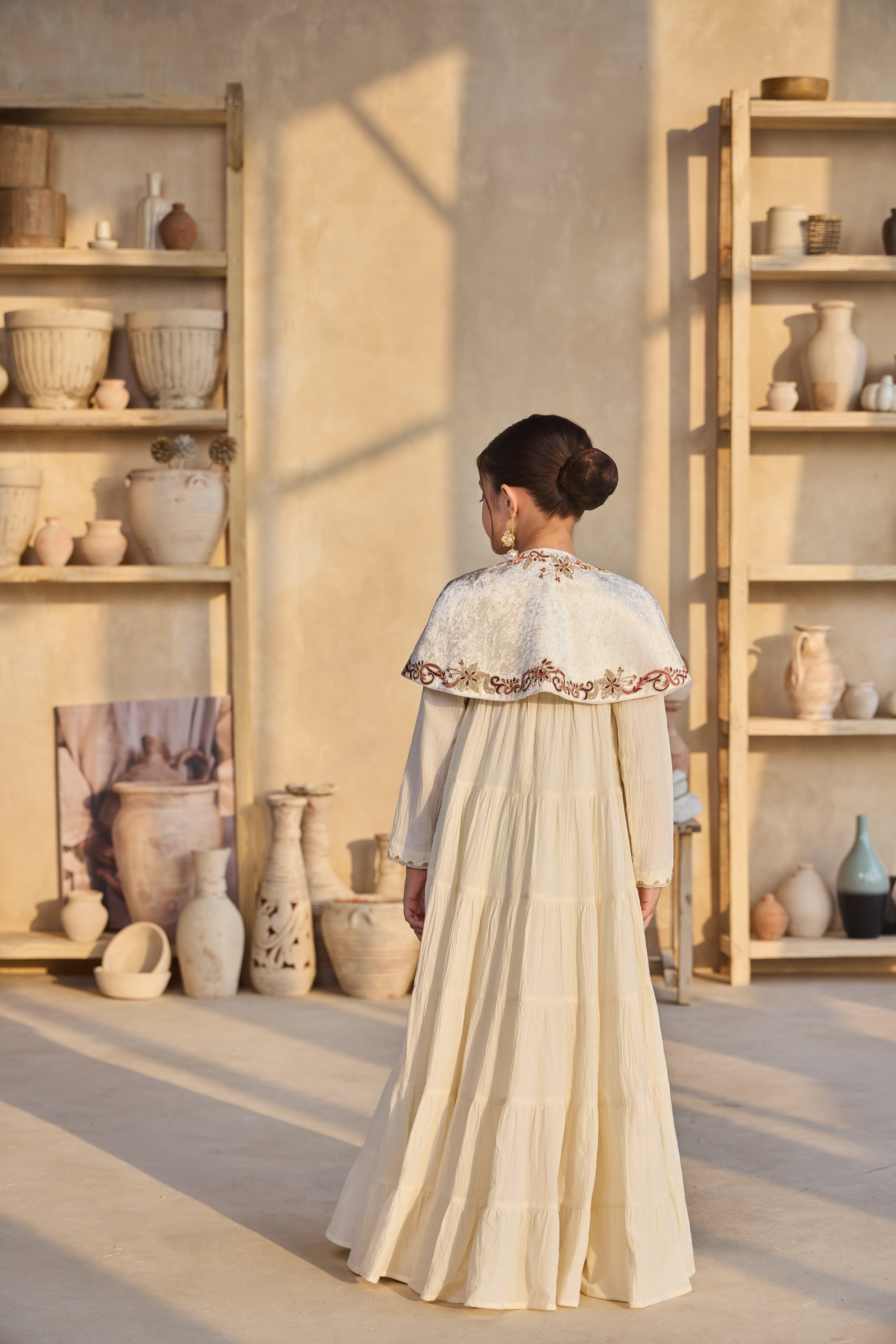 Saher Short Cape with Cia Full Sleeves Jalabiya (Set of 2)