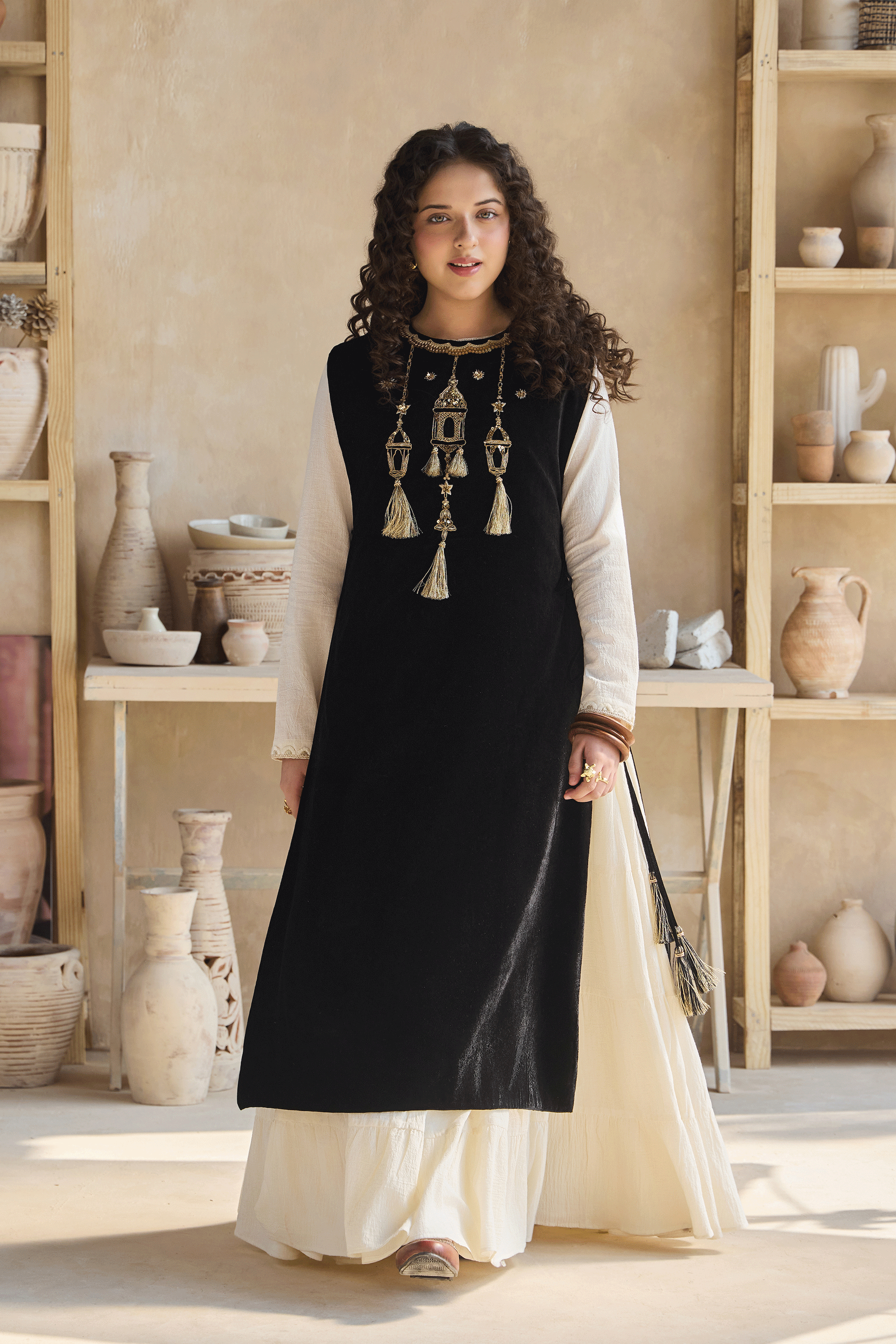 Zeya Cape with Cia Full Sleeves Jalabiya (Set of 2)